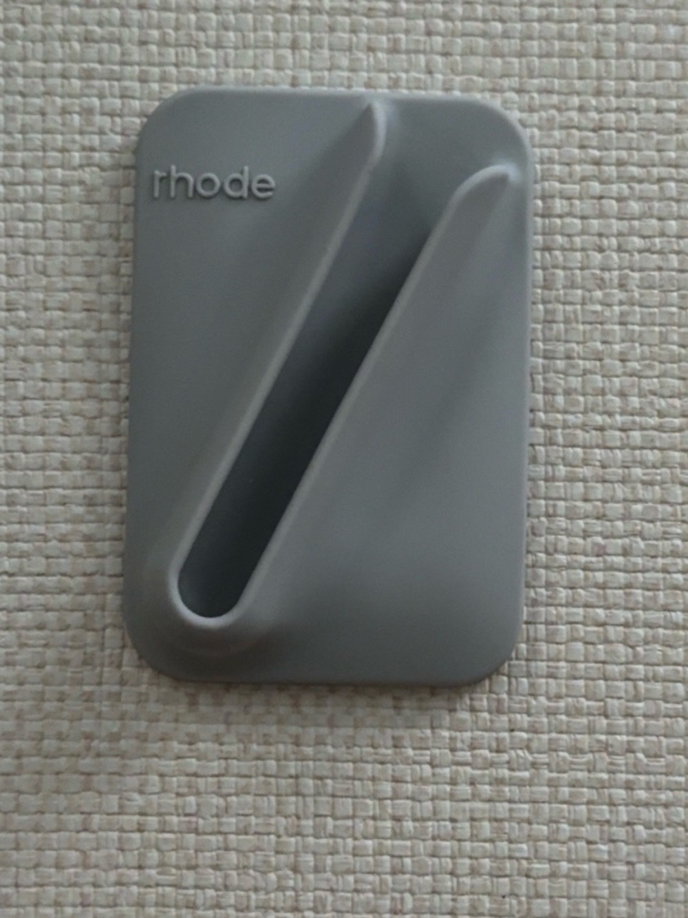 Rhode snap on lip case in grey